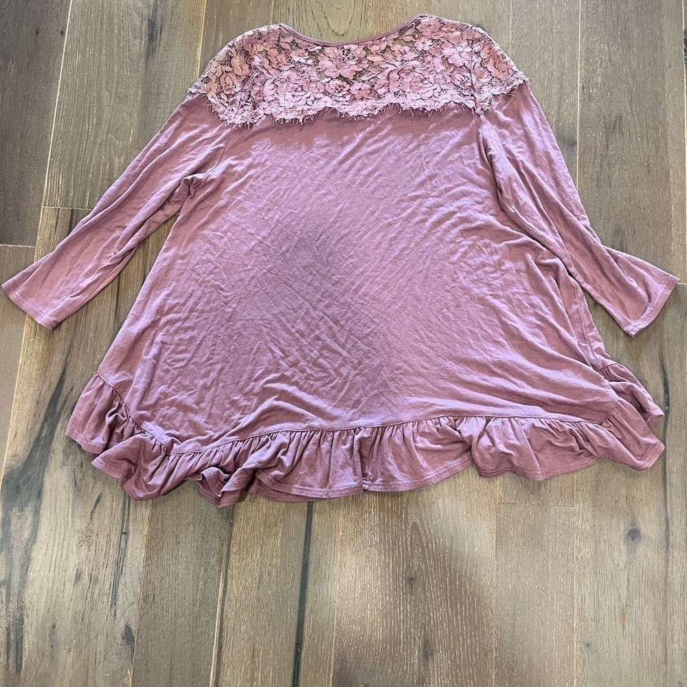 Mittoshop large maueve 3/4 sleeve top with sheer detail on top & ruffle bottom